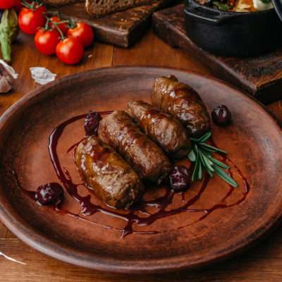Veal rolls with cherries