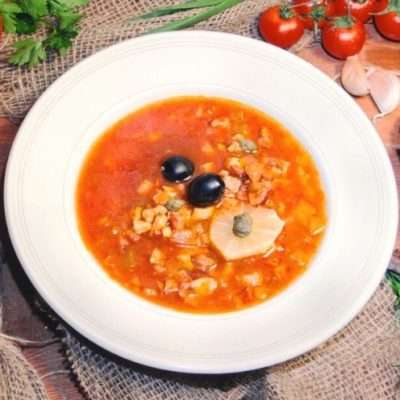 Solyanka meat soup
